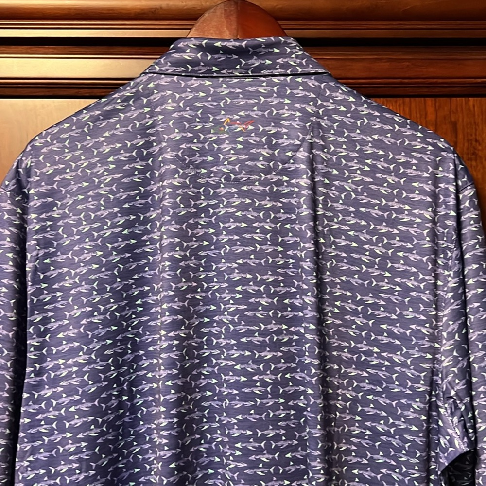 Brand New Greg Norman Golf Blue Sharks 🦈 Print Performance Stretch Fabric Polo! - Picture 2 of 12